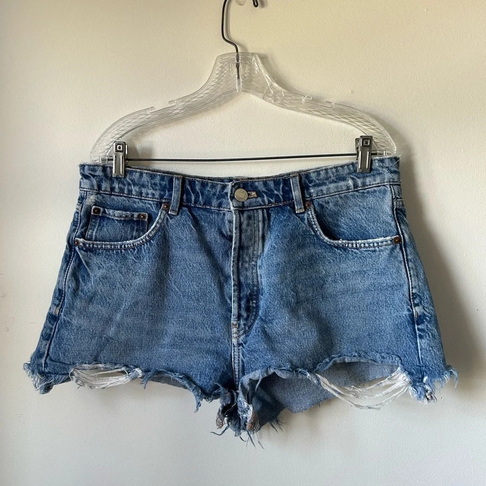 Zara  Distressed Jean Shorts‎